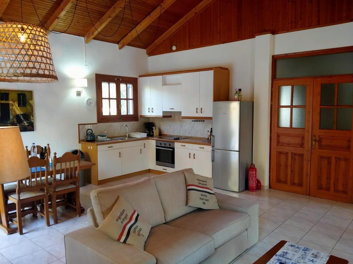 Bungalow Gialova Zewnętrze zdjęcie