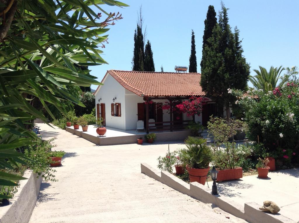 Bungalow Gialova Zewnętrze zdjęcie